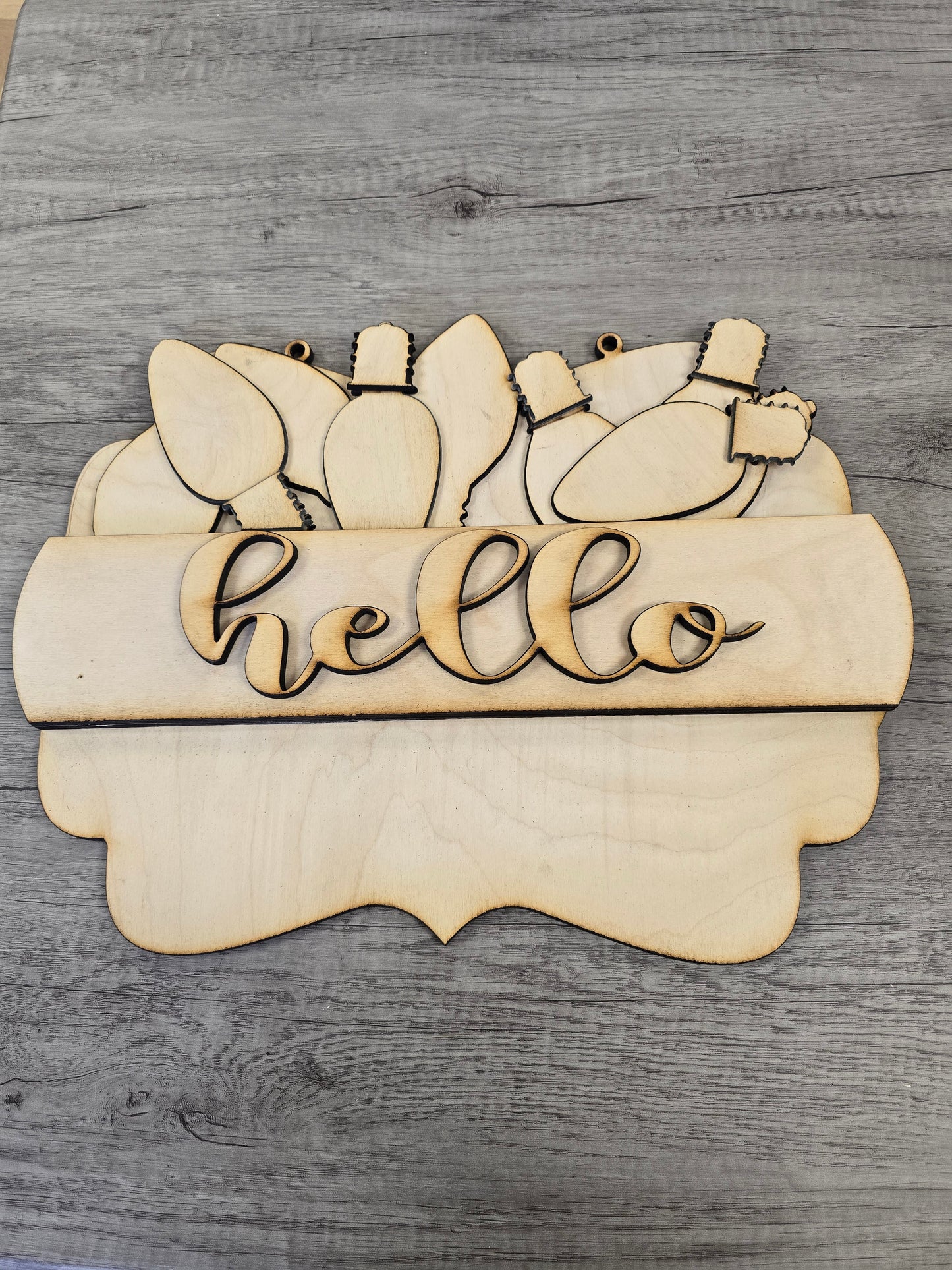 Scalloped Interchangeable Sign Door Hanger Base and one insert