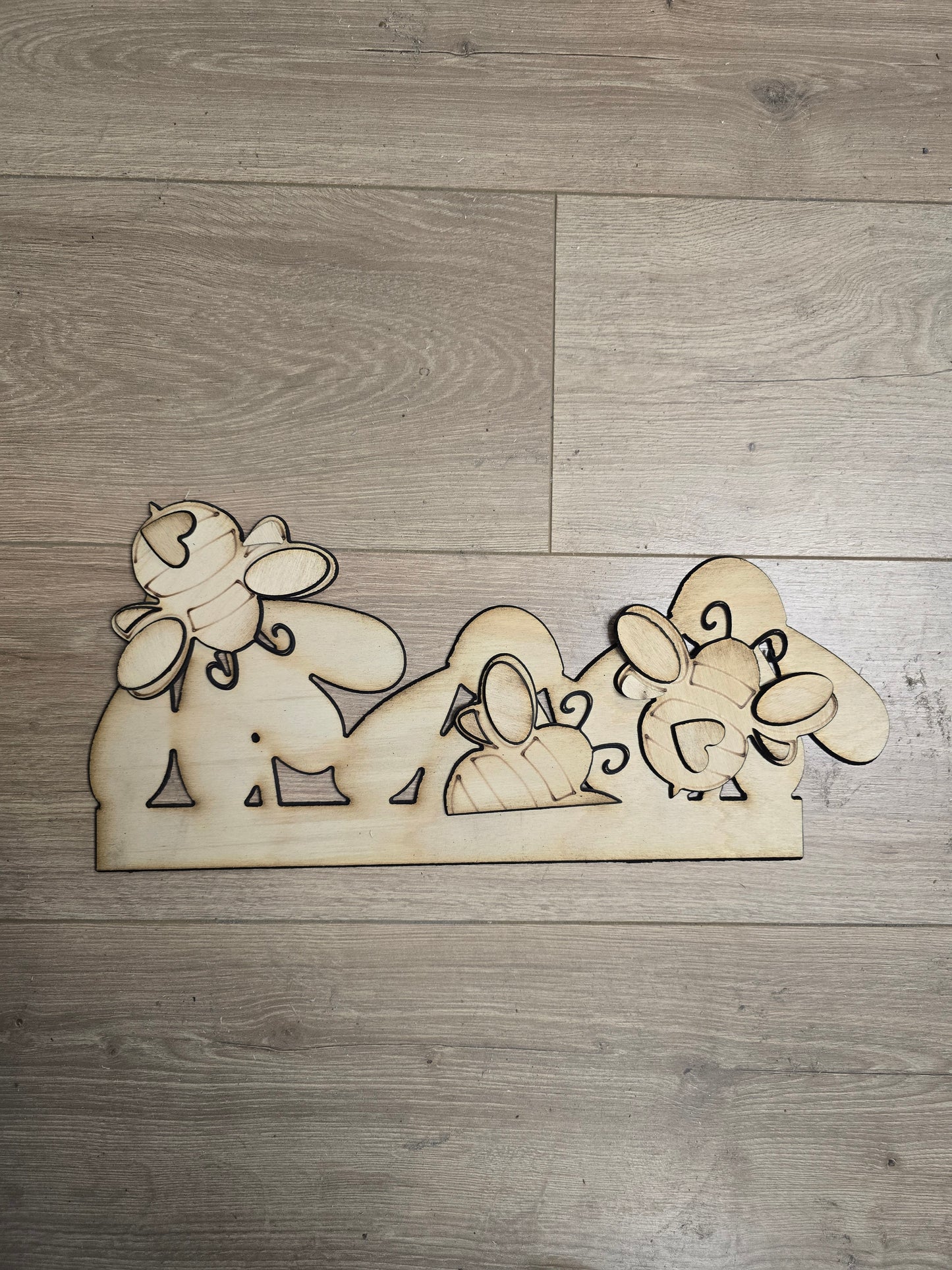 Scalloped Interchangeable Sign Door Hanger Base and one insert